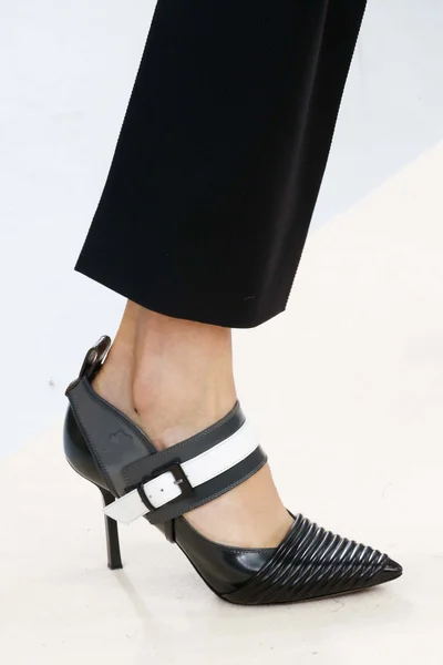 Look 7